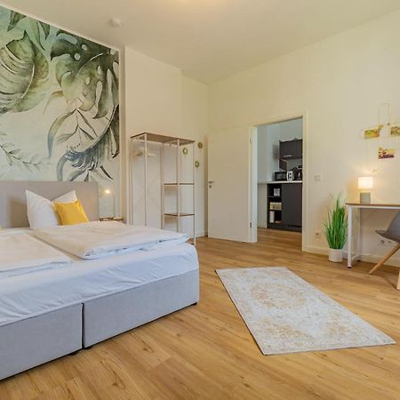 Modernes Apartment - Zentral, Ruhig, Wlan, Netflix, Kueche, Schreibtisch, Parkplatz, Waschtrockner Cottbus Extérieur photo