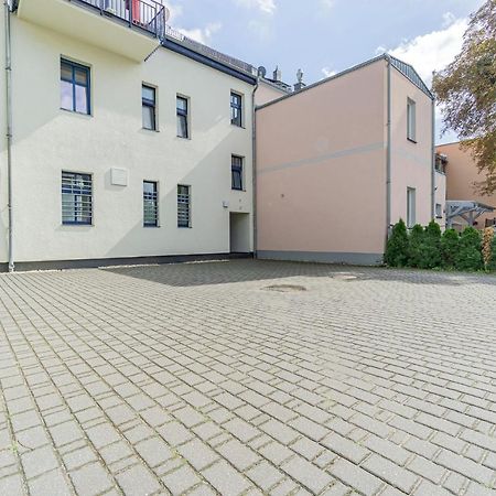 Modernes Apartment - Zentral, Ruhig, Wlan, Netflix, Kueche, Schreibtisch, Parkplatz, Waschtrockner Cottbus Extérieur photo
