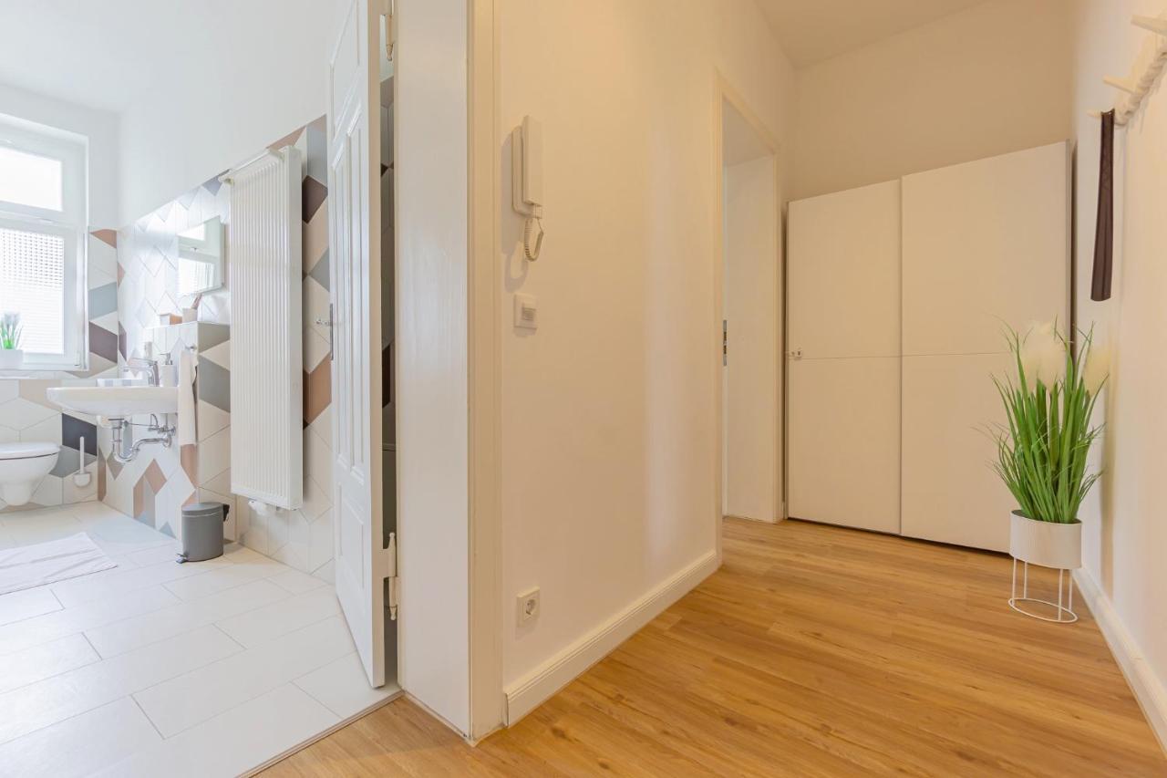 Modernes Apartment - Zentral, Ruhig, Wlan, Netflix, Kueche, Schreibtisch, Parkplatz, Waschtrockner Cottbus Extérieur photo