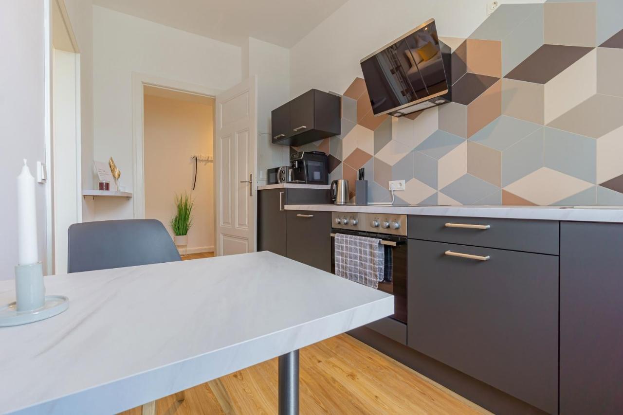 Modernes Apartment - Zentral, Ruhig, Wlan, Netflix, Kueche, Schreibtisch, Parkplatz, Waschtrockner Cottbus Extérieur photo